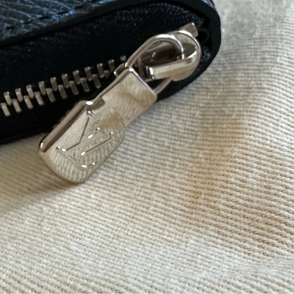 Louis Vuitton Zippy Coin Purse pouch Vertical Taiga Leather M30511 Box, dustbag - Picture 9 of 16